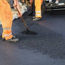 Best Recycled Asphalt Driveway Installation  in Plains, KS